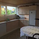 Villa Hjemlig Idyl Naer Og By