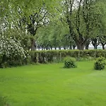 Villa Hjemlig Idyl Naer Og By *